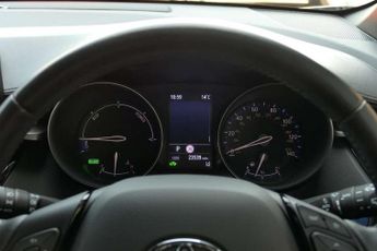 Toyota C-HR 1.8 Hybrid Design 5dr CVT