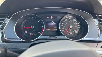 Volkswagen Passat 2.0 TDI EVO SCR SEL 5dr DSG