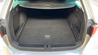 Volkswagen Passat 2.0 TDI EVO SCR SEL 5dr DSG