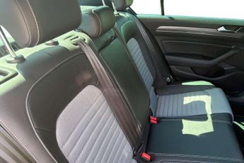 Volkswagen Passat 1.5 TSI EVO 150 R-Line 4dr DSG [Panoramic Roof]