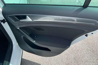 Volkswagen Golf 2.0 TDI R-Line 5dr DSG