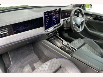 Volkswagen Passat 1.5 TSI eHybrid Black Edition 5dr DSG