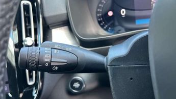 Volvo XC40 2.0 B3P Plus Dark 5dr Auto