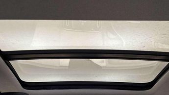 Volvo XC40 2.0 B3P Ultra Dark 5dr Auto