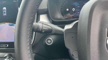 Volvo XC40 2.0 B4P Plus Dark 5dr Auto