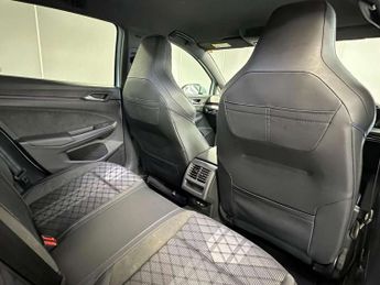 Volkswagen Golf 1.5 eTSI 150 R-Line 5dr DSG