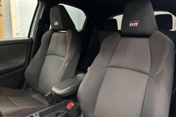 Toyota Yaris 1.5 Hybrid GR Sport 5dr CVT