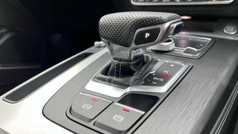 Audi Q5 55 TFSI e Quattro S Line Competition 5dr S Tronic