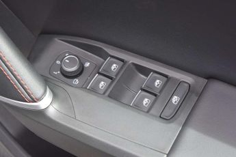SEAT Leon 1.5 eTSI 150 FR Black Edition 5dr DSG [DAP]