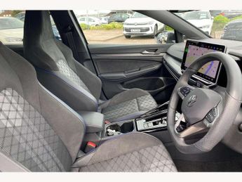 Volkswagen Golf 1.5 eTSI 150 Black Edition 5dr DSG