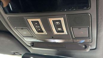 Land Rover Defender 3.0 D300 X-Dynamic HSE 90 3dr Auto