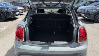 MINI Hatchback 1.5 Cooper Classic 5dr Auto