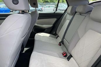 Volkswagen Golf 1.4 TSI eHybrid Style 5dr DSG