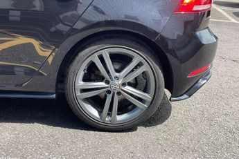 Volkswagen Golf 2.0 TDI R-Line 5dr DSG