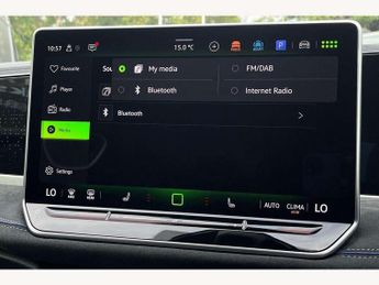 Volkswagen Passat 1.5 eTSI R-Line 5dr DSG