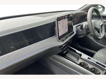 Volkswagen Passat 1.5 eTSI R-Line 5dr DSG