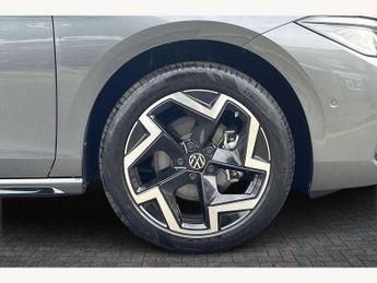 Volkswagen Passat 1.5 eTSI R-Line 5dr DSG