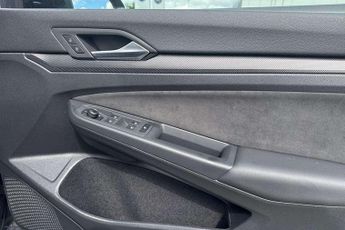 Volkswagen Golf 1.5 eTSI 150 Black Edition 5dr DSG
