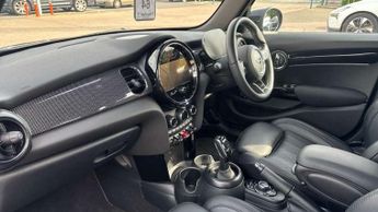 MINI Hatchback 1.5 Cooper Exclusive Premium 5dr Auto