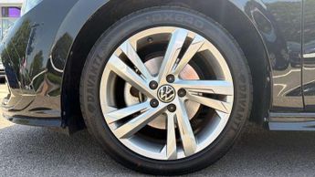 Volkswagen Golf 1.5 eTSI 150 R-Line 5dr DSG