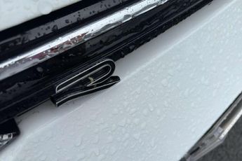 Volkswagen Golf 1.5 eTSI 150 R-Line 5dr DSG