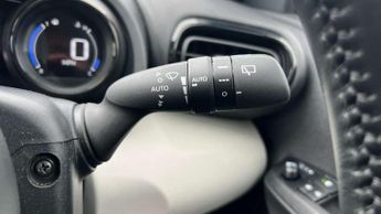 Toyota Yaris 1.5 Hybrid Excel 5dr CVT