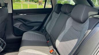 Skoda Superb 1.5 TSI iV SE Technology DSG 5dr