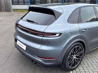 Porsche Cayenne E-Hybrid Black Edition 5dr Tiptronic S