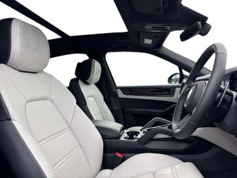 Porsche Cayenne E-Hybrid Black Edition 5dr Tiptronic S