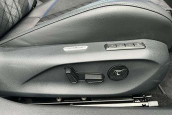 Volkswagen Passat 1.5 TSI eHybrid Black Edition 5dr DSG