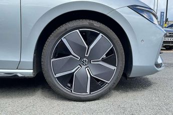 Volkswagen Passat 1.5 TSI eHybrid Black Edition 5dr DSG