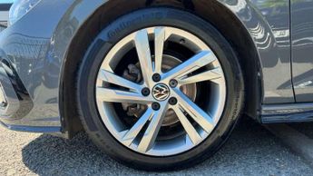 Volkswagen Golf 1.5 eTSI 150 R-Line 5dr DSG