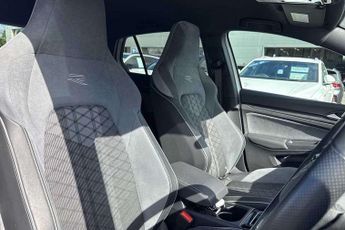 Volkswagen Golf 1.5 eTSI 150 R-Line 5dr DSG