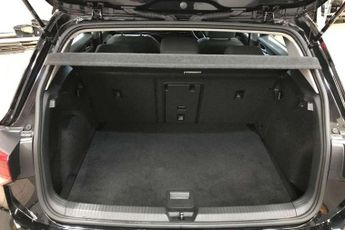 Volkswagen Golf 1.5 eTSI Life 5dr DSG