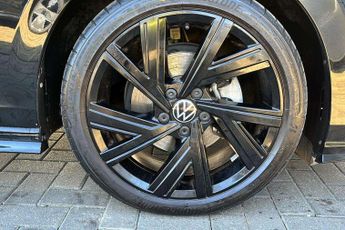 Volkswagen Golf 1.5 eTSI 150 Black Edition 5dr DSG
