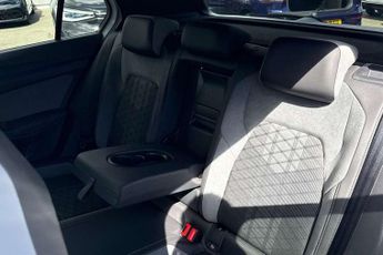 Volkswagen Golf 1.5 eTSI 150 R-Line 5dr DSG