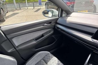 Volkswagen Golf 1.5 eTSI 150 R-Line 5dr DSG
