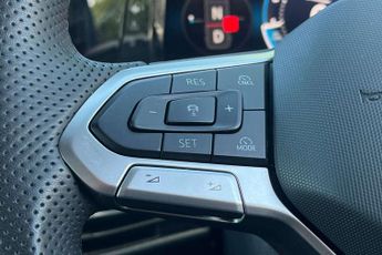 Volkswagen Golf 1.5 eTSI 150 R-Line 5dr DSG