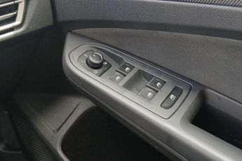 Volkswagen Golf 1.5 eTSI 150 R-Line 5dr DSG