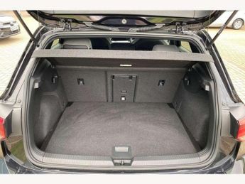 Volkswagen Golf 1.5 eTSI 150 R-Line 5dr DSG