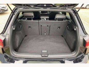 Volkswagen Golf 1.5 eTSI 150 R-Line 5dr DSG