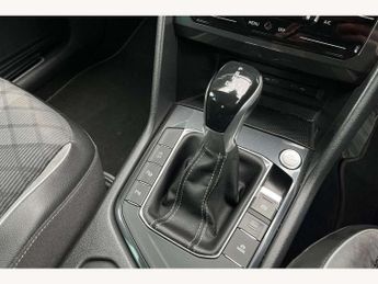 Volkswagen Tiguan 2.0 TDI R-Line 5dr DSG
