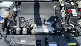 Peugeot 208 1.2 PureTech 100 Allure Premium + 5dr EAT8