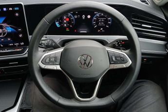 Volkswagen Passat 1.5 eTSI Elegance 5dr DSG