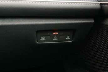 Volkswagen Passat 1.5 eTSI Elegance 5dr DSG