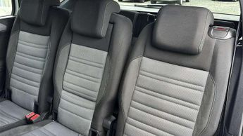 Volkswagen Touran 2.0 TDI R-Line 5dr DSG [7 Speed]
