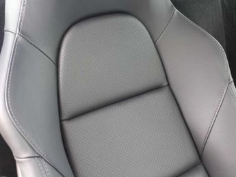 Porsche Cayman 2.0 2dr PDK