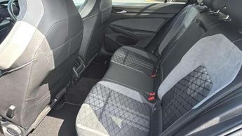 Volkswagen Golf Estate 2.0 TDI 150 R-Line 5dr DSG