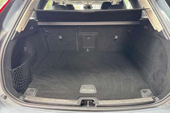 Volvo XC60 2.0 B5P Plus Dark 5dr AWD Geartronic