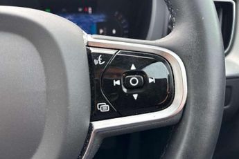 Volvo XC60 2.0 B5P Plus Dark 5dr AWD Geartronic